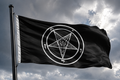 Flaga Satanistyczna duża